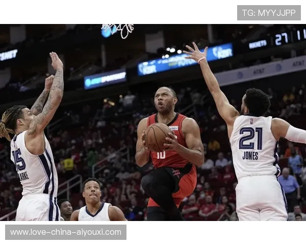 小波特中路急停跳投稳稳入网，篮网保持优势